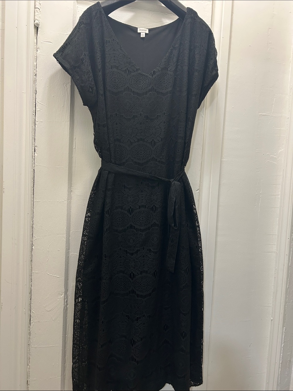 AVENUE Black Lace Belted Women's Dress